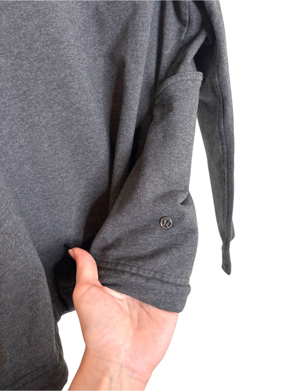 Lululemon tee dark gray long sleeve heavyweight vented back zip pocket size 6 - Picture 6 of 8